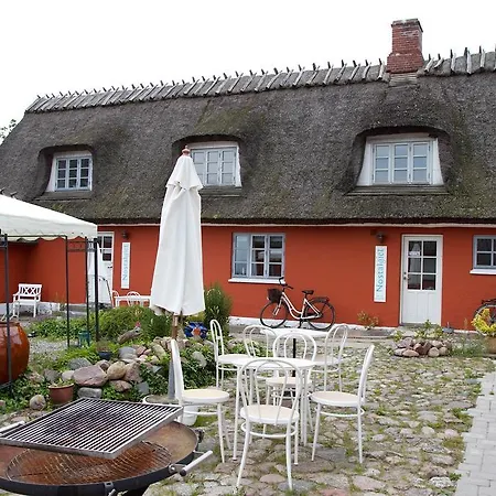 Bakkegaard Mons Klint Apartment