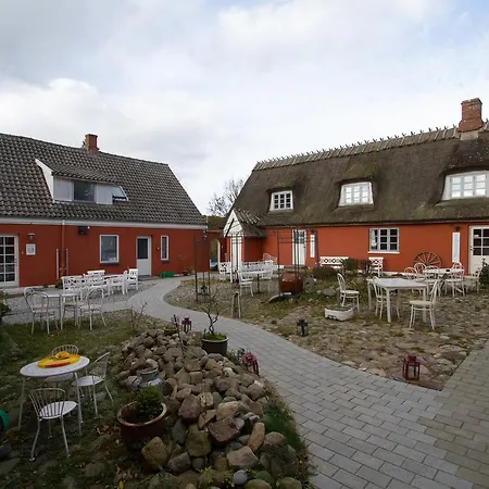 Bakkegaard Mons Klint Apartment